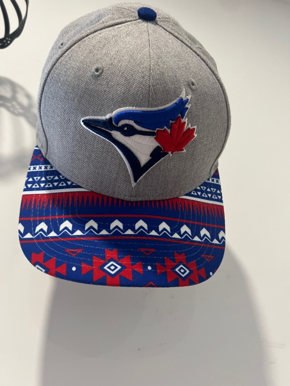 Toronto Blue Jays Grey Snapback Hat with Red & Blue Patterned Visor